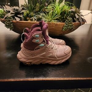 Hoka Women's Winter Boots - Purple size 6.5